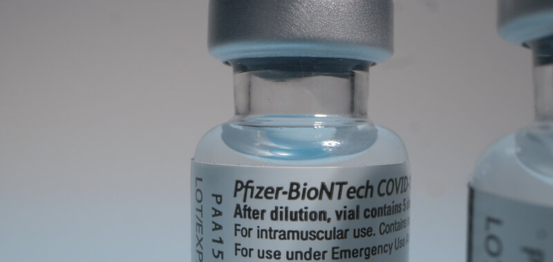 Pfizer y BioNTech trabajan en la congelación de su vacuna contra COVID-19