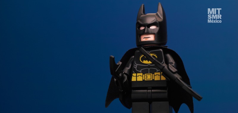 Usa el estilo de Batman para ser un líder estratégico, confiado y eficiente