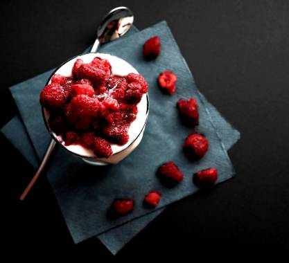 6. Vende café y postres al mismo tiempo