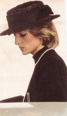 2. “La amabilidad y el cariño de las personas me han llevado a través de algunos de los momentos más difíciles, y siempre su amor y afecto han facilitado el camino”