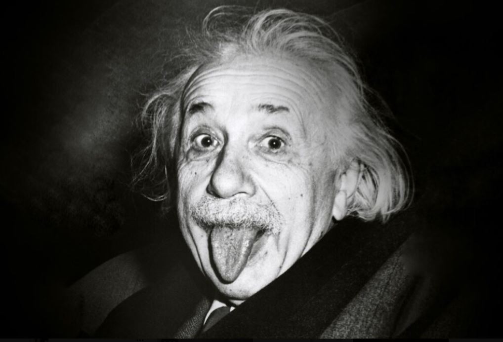 albert einstein saca la lengua