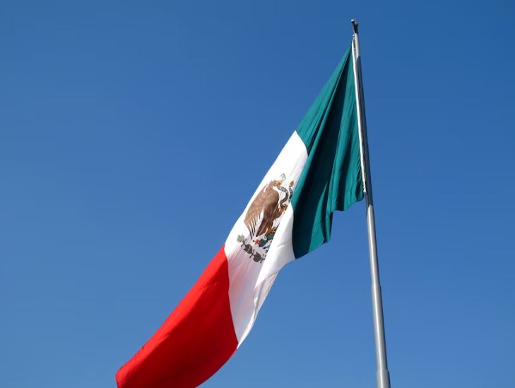 9. El lábaro patrio debe cumplir con medidas exactas