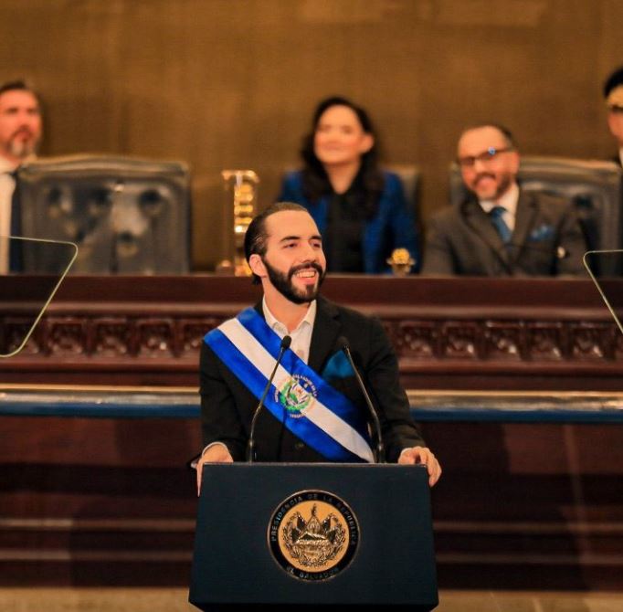 2. Desafío a la Asamblea Legislativa y a la Corte Suprema