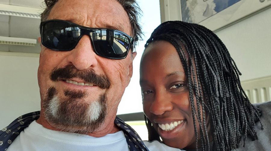 6. John McAfee y Janice McAfee