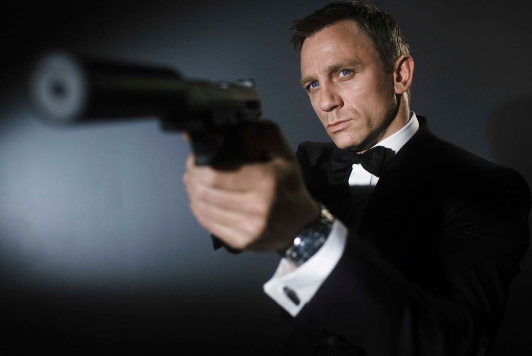 10. James Bond tiene habilidades únicas
