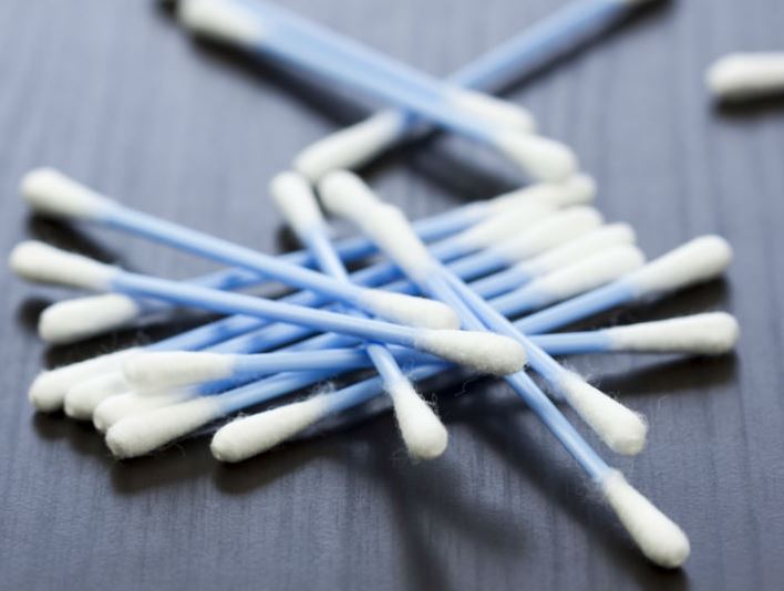 7. Toallitas o hisopos de algodón con bicarbonato de sodio