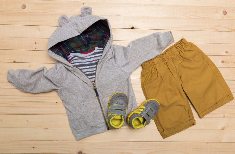 5. Vende ropa y accesorios infantiles