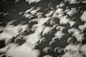¿Viste sombras de media luna durante el eclipse solar? Esta es la razón