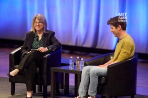 Sam Altman analiza el futuro de la IA con Sally Kornbluth, presidenta del MIT