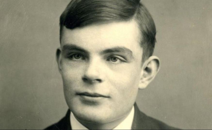 2. "Solo podemos ver poco del futuro, pero lo suficiente para darnos cuenta de que hay mucho que hacer", Alan Turing