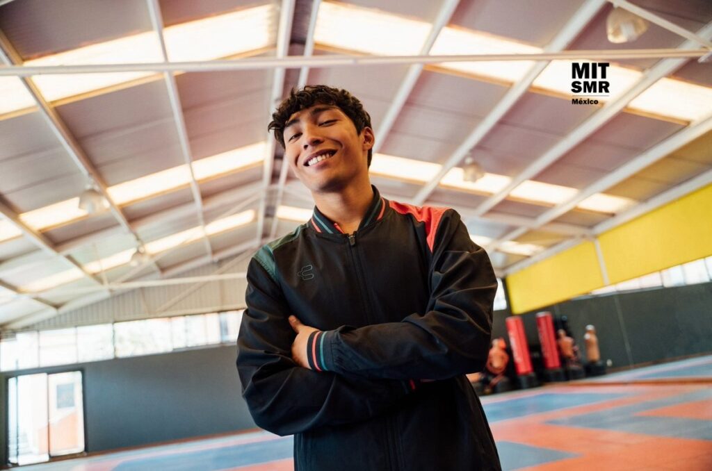 conoce los uniformes que usaran los atletas olimpicos mexicanos en paris