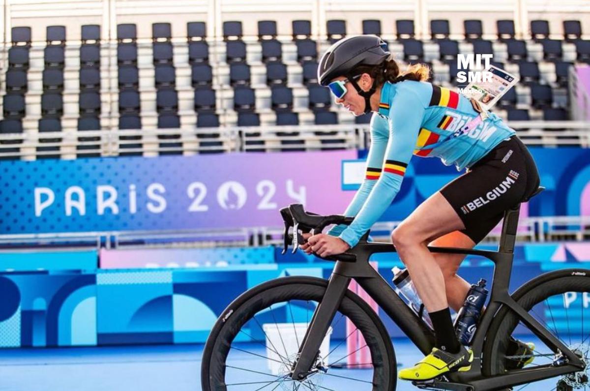 Claire Michel, atleta que enfermó por nadar en el Sena, desmiente tener E. coli