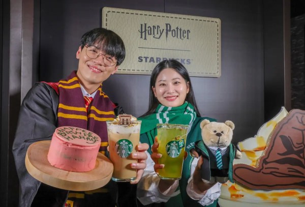 Harry Potter en Starbucks: Así es la bebida que hechizó a fanáticos 1