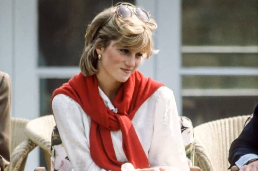 El maximalismo en México puede costar igual o más que el estilo Old Money. Te explicamos cuánto se gasta en cada look y cómo impacta tu imagen profesional.