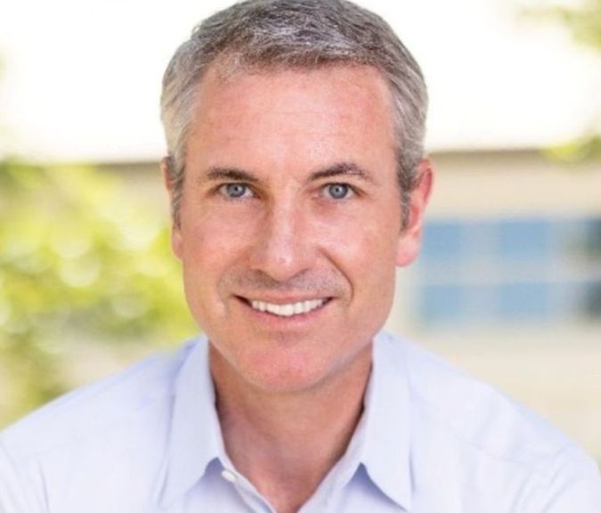 ¿Un romance en la oficina puede costarte el trabajo? 4 escándalos y cómo proteger tu carrera 1