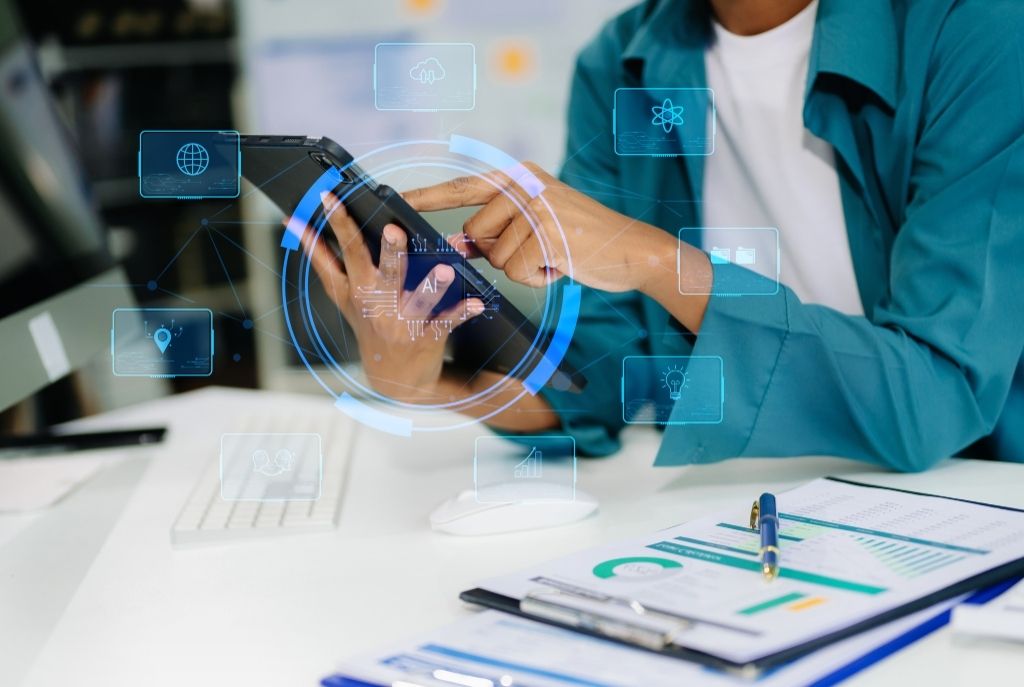 Cómo diseñar estrategias de capital humano que impulsen la adopción de IA en la fuerza laboral 1