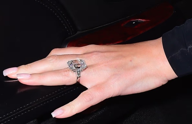 ¡No solo Taylor Swift! Estas líderes también han recibido anillos de compromiso caros y legendarios 5